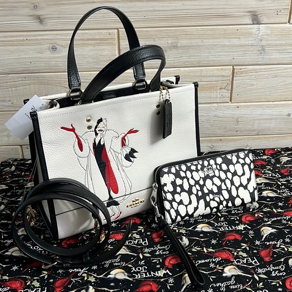 Coach Handbags - 🔥BlackFridaySale$250🔥 Disney X Coach Dempsey Carryall Cruella Bag Set